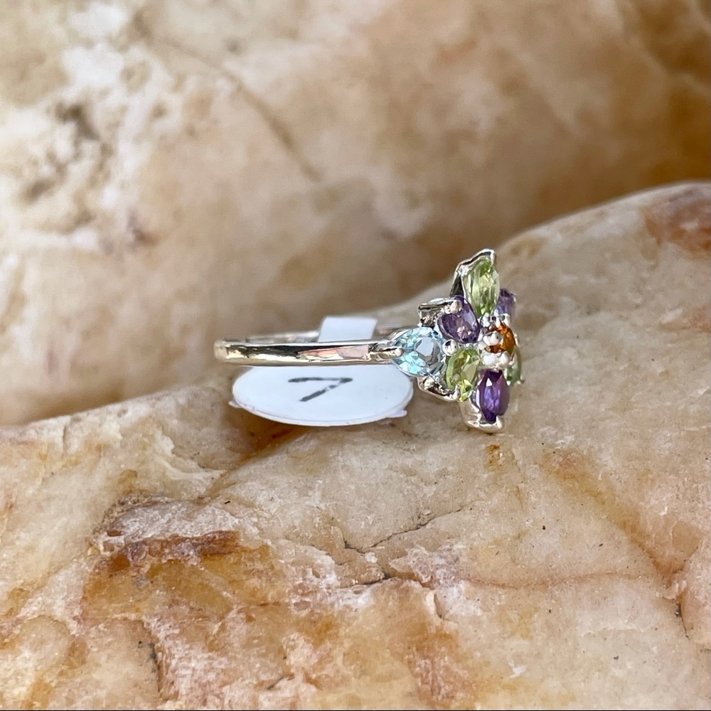 Dainty amethyst, peridot, blue topaz & honey citrine 925 sterling cluster ring 7 - Picture 4 of 7